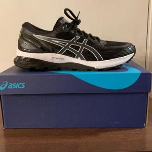 Asics Gel-Nimbus 21 running sneakers